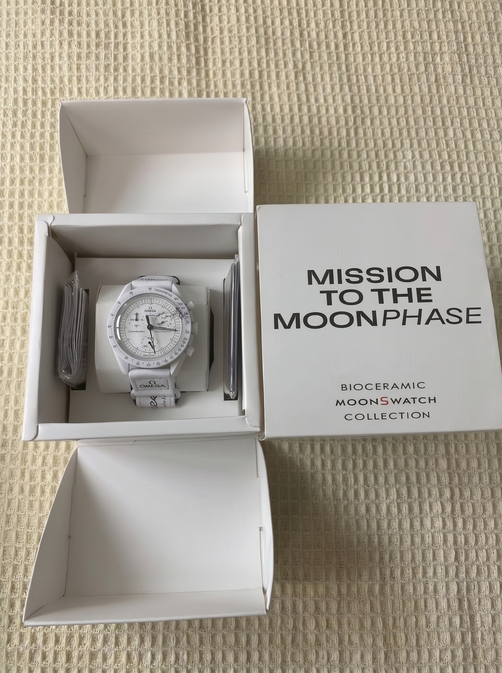 Watch - Swatch x Omega Speedmaster Mission to the Moonphase